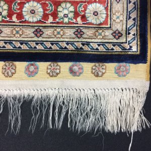 画像: 手織りシルク絨毯の房修理